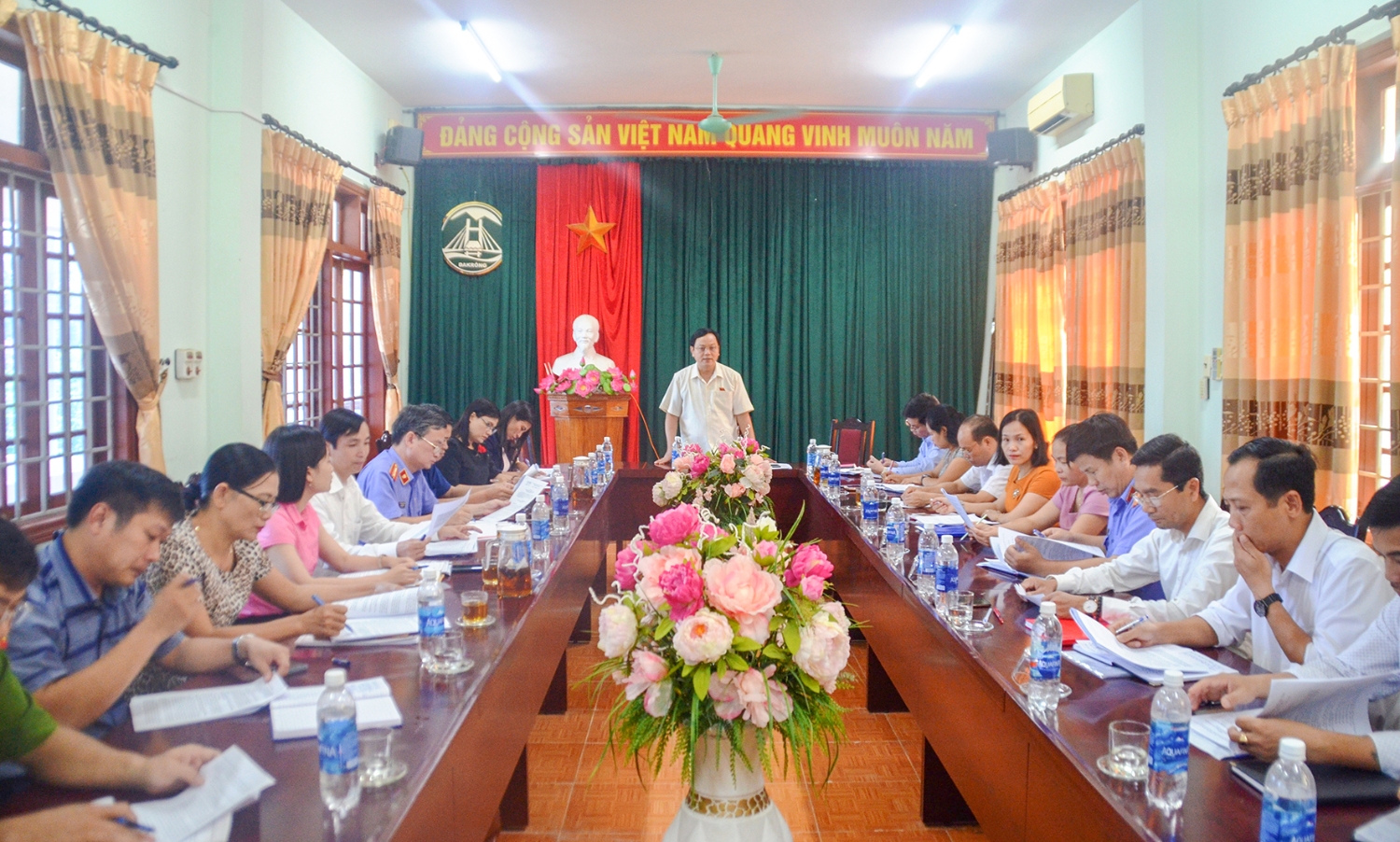 Trưởng Đoàn ĐBQH tỉnh Hoàng Đức Thắng phát biểu kết luận tại buổi làm việc với huyện Đakrông