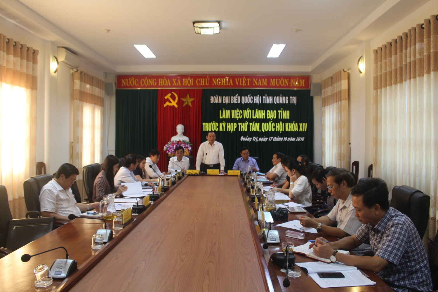 Bí thư Tỉnh ủy Nguyễn Văn Hùng mong muốn Đoàn ĐBQH tỉnh tiếp tục có nhiều đóng góp tích cực, hiệu quả vào hoạt động của Quốc hội, nhất là trong công tác xây dựng pháp luật