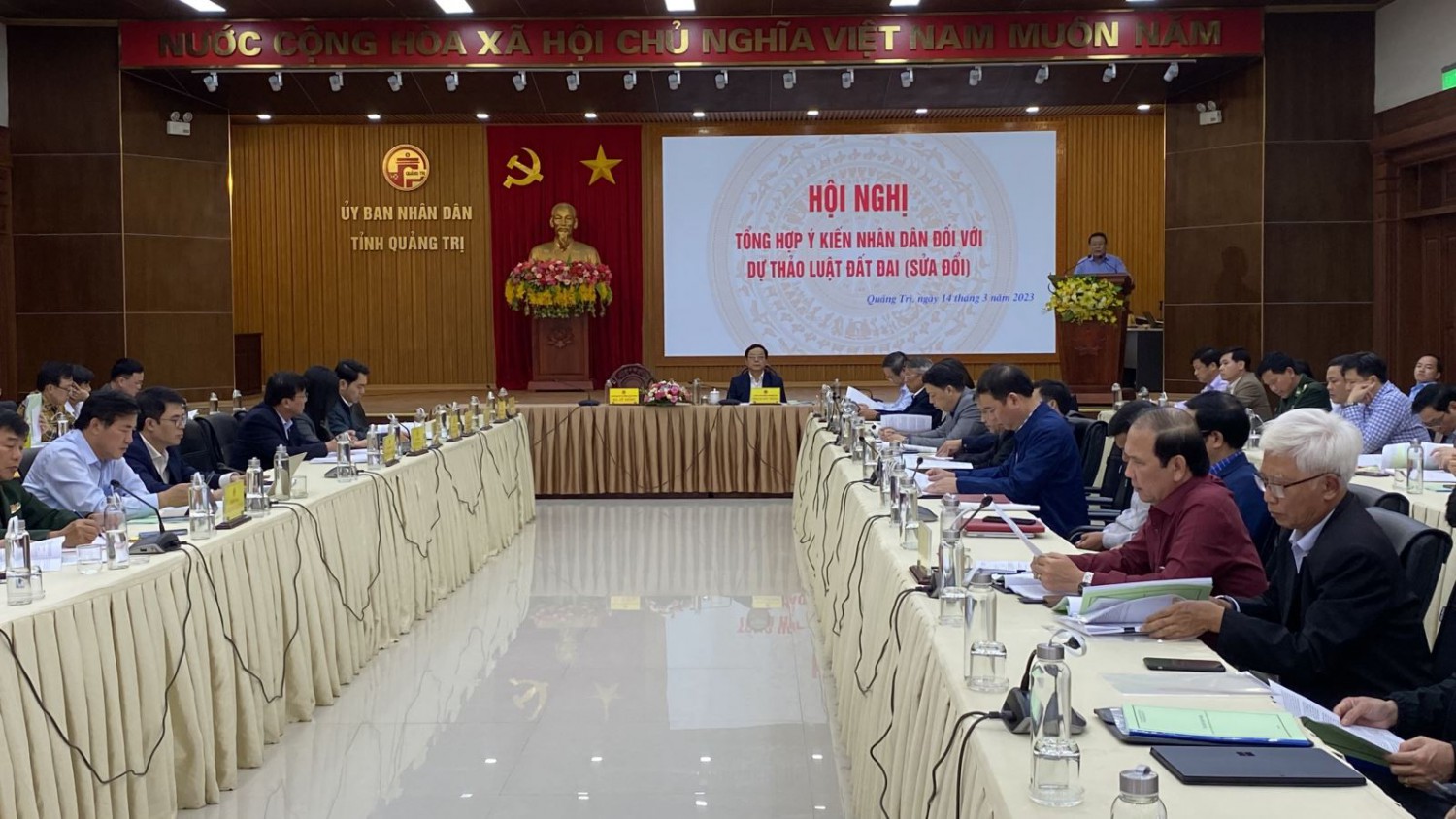 Phó Chủ tịch Thường trực UBND tỉnh Hà Sỹ Đồng phát biểu khai mạc hội nghị