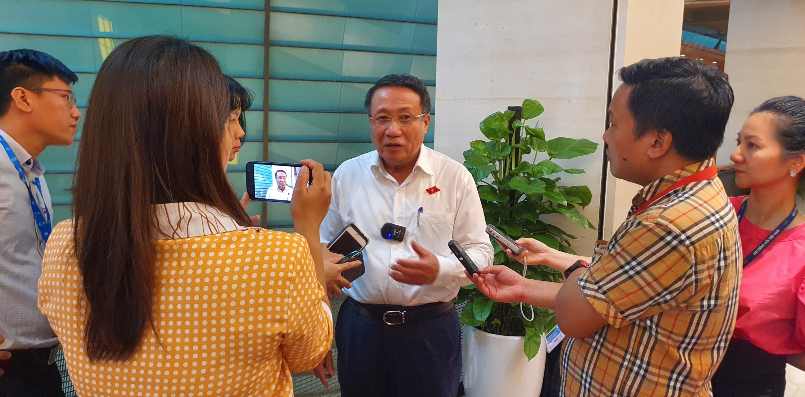 ĐBQH Hà Sỹ Đồng phát biểu phỏng vấn báo chí bên lề kỳ họp